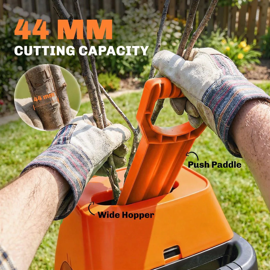 Outsunny 2500 W Electric Wood Chipper with 45L Collection Bag, 4300 RPM, 44 mm Cutting Diameter – Garden Shredder