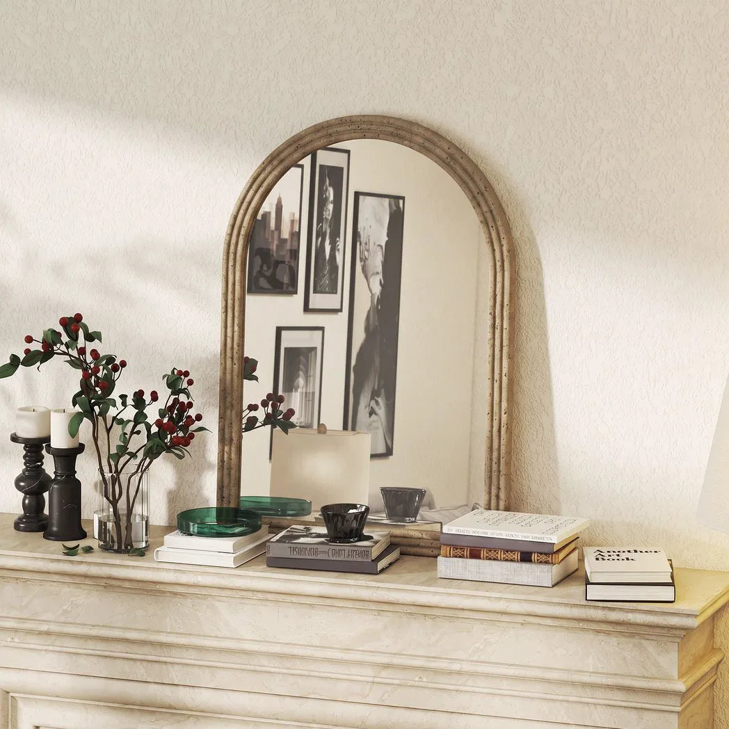 HOMCOM Modern Wall-Mounted Mirror, Arched Wall Mirror with Grooved Edge for Living Room, Entryway