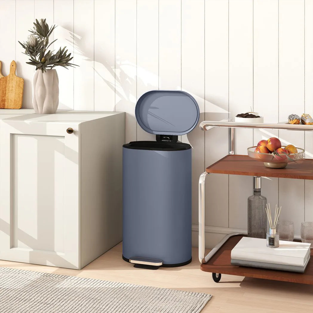 HOMCOM 30L Modern Curved Kitchen Bin with Soft-Close Stay-Open Lid and Removable Bucket – Pedal Bin, Grey