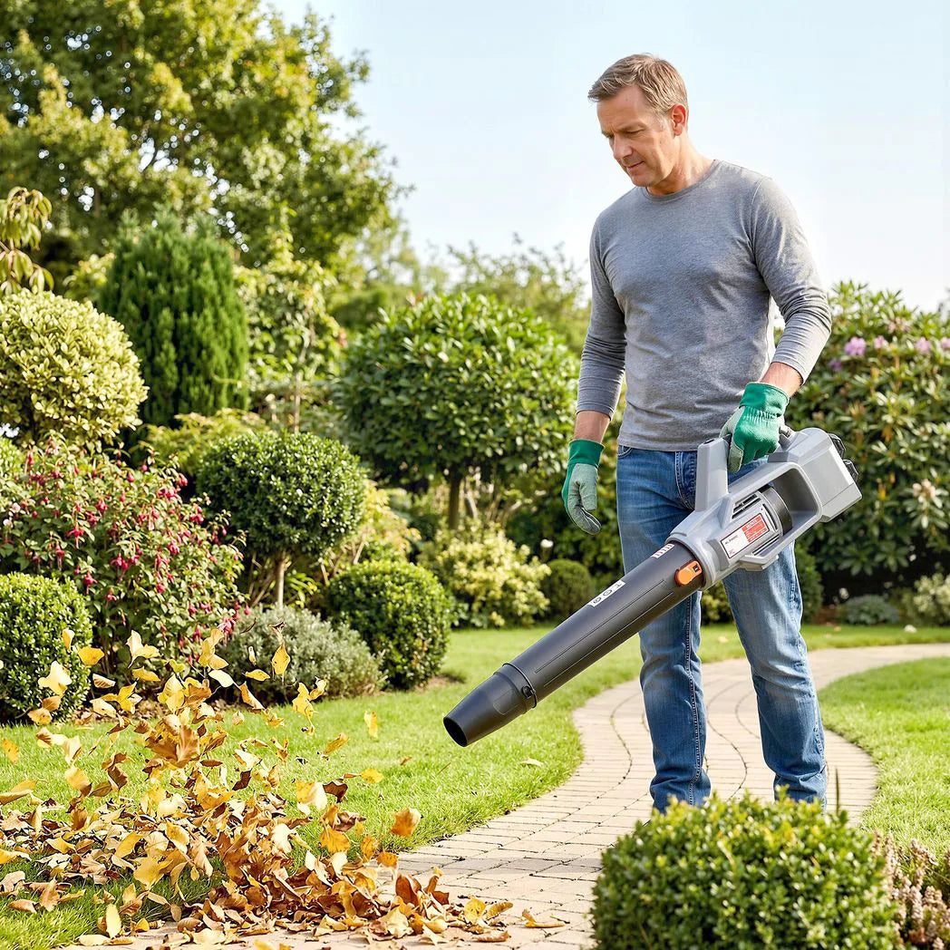 Outsunny Cordless Leaf Blower with 2 x 4.0Ah Batteries & Charger – 36V Lightweight Garden Blower, 1000W Brushless Motor