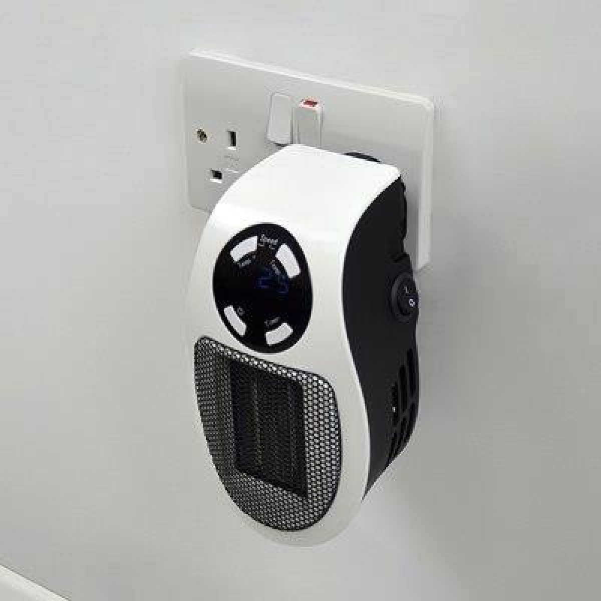 Lloytron Staywarm 500W Plug-In Ceramic Fan Heater with LED Display & Timer – Overheat Protection, White