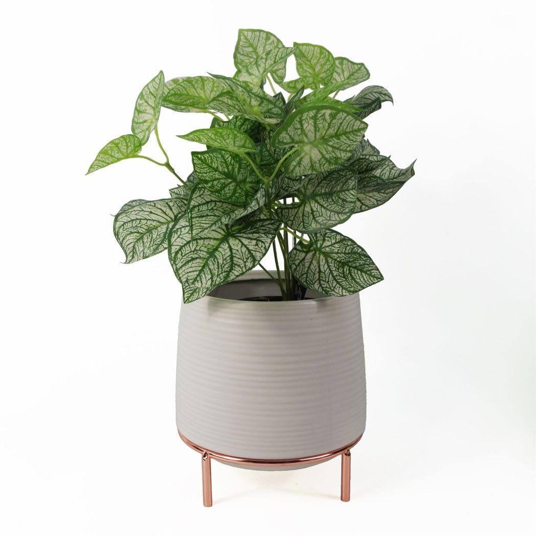 18cm White Ceramic Planter with Metal Stand – Indoor Plant Pot, White & Gold