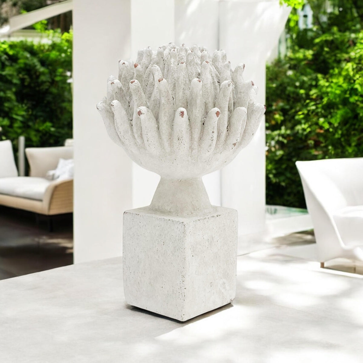 Stone-Look Resin Flower Garden Ornament on Base – Decorative Floral Figurine for Home or Office, 27cm