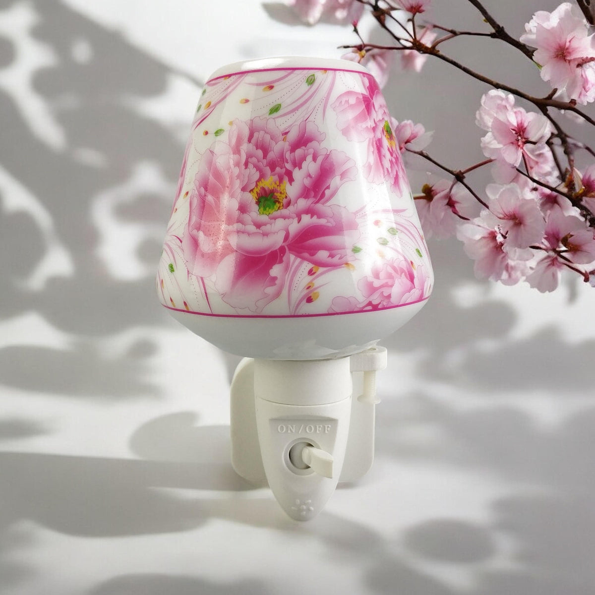 Plug-In LED Night Light with Pink Floral Ceramic Body and On/Off Switch – Decorative Lighting for Hallways and Bathrooms