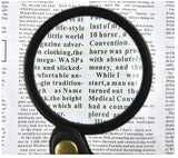 Avilo Pocket Magnifier – Handy Reading Magnifying Glass for Small Print