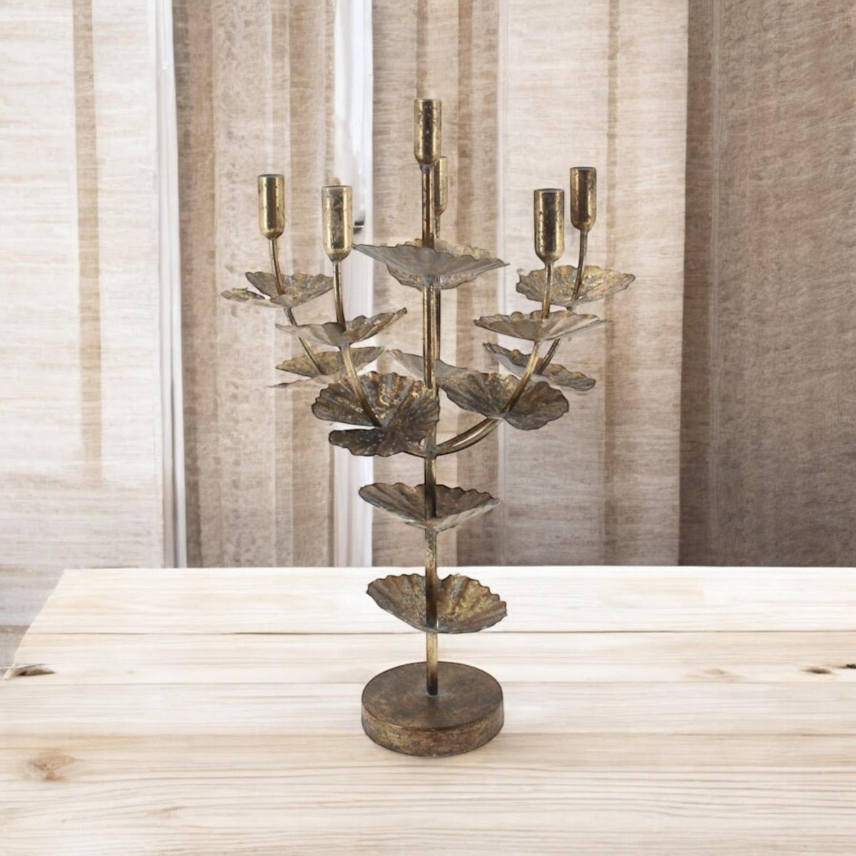 Flower-Shaped Art Deco Metal Candelabra, 57cm Tall – Elegant Table Centrepiece Candle Holder