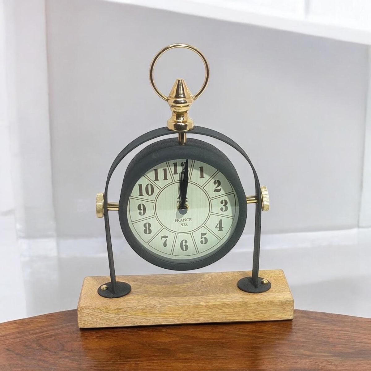 Silent Sweep Black Mantel Clock with Easy-to-Read Face – Quiet Tabletop Timepiece for Bedroom & Office