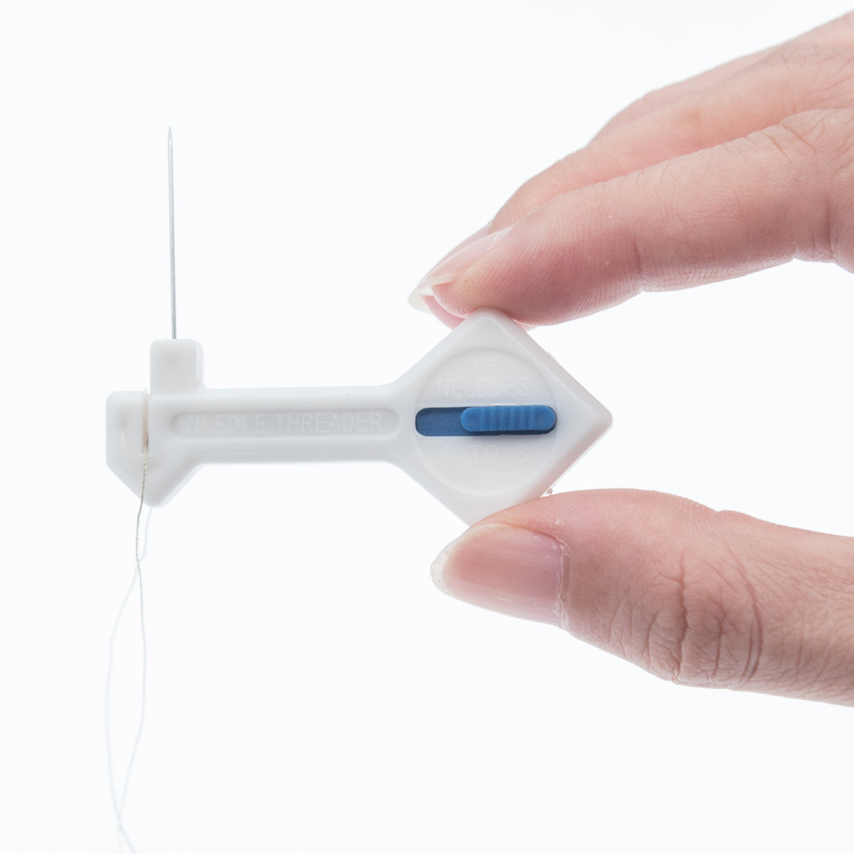 Avilo Easy Needle Threader – Simple One-Handed Sewing Aid for Quick, Stress-Free Threading
