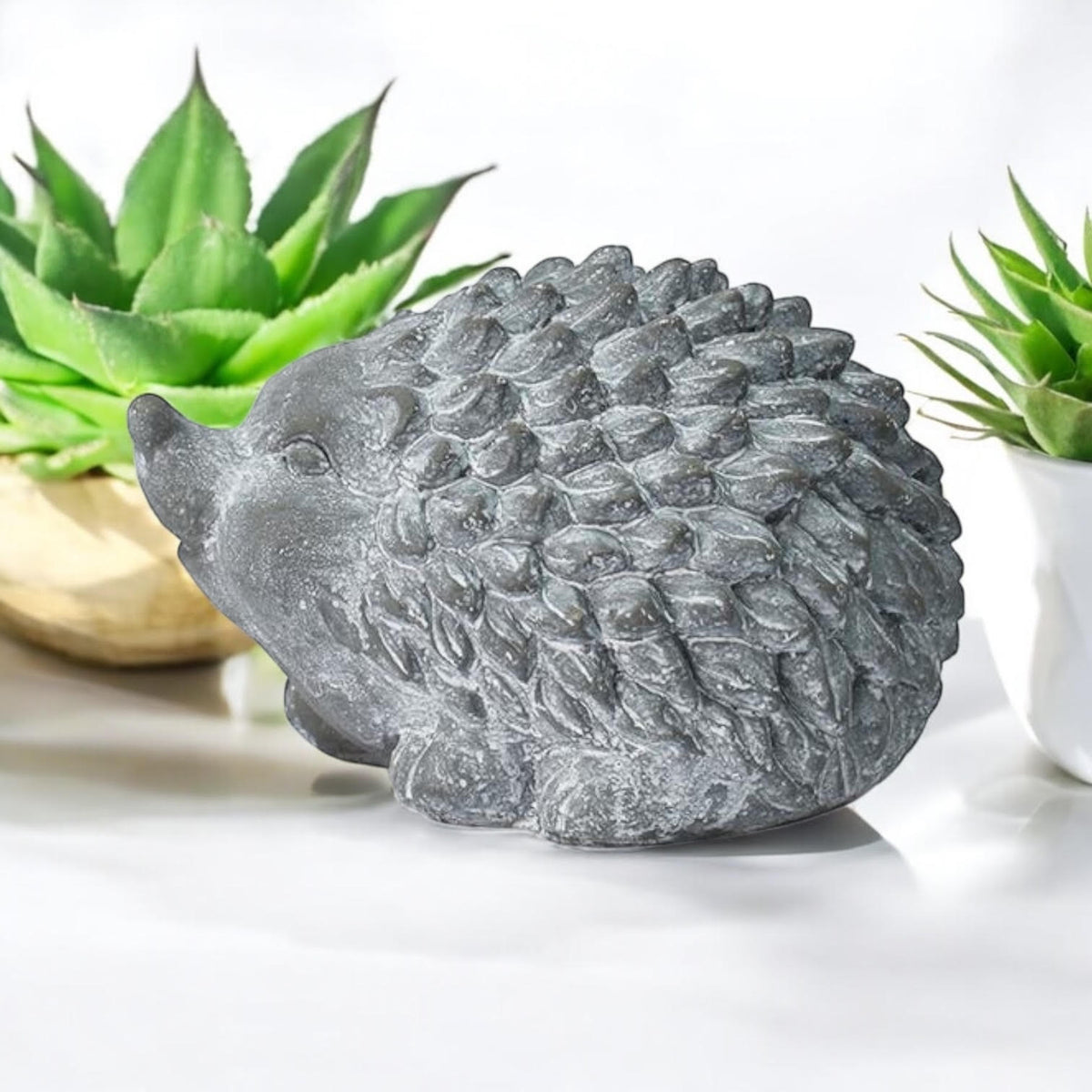 Stone-Look Cement Hedgehog Garden Sculpture – Frostproof Weatherproof Ornament for Indoor & Outdoor