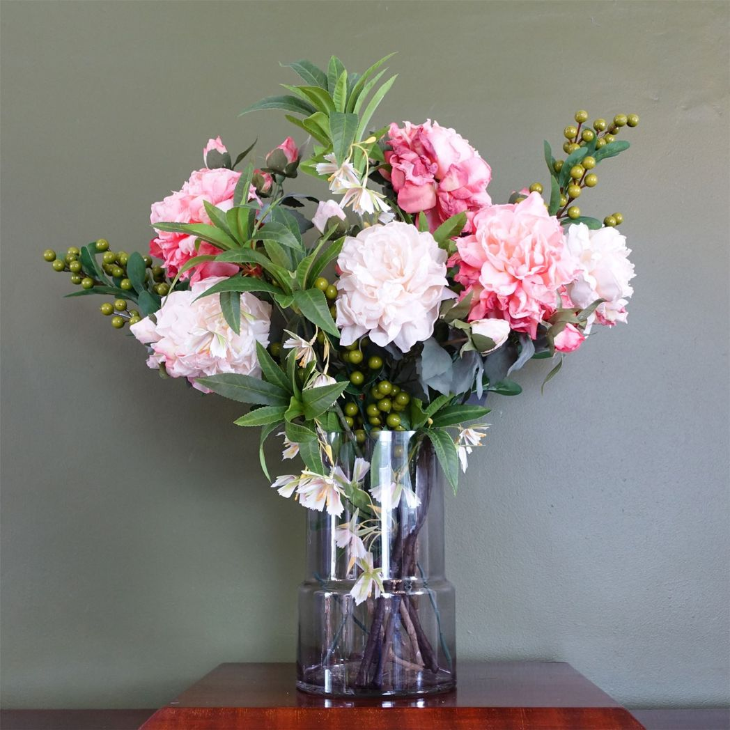 26cm Grey Smoke Glass Vase – Decorative Home Accent, Grey