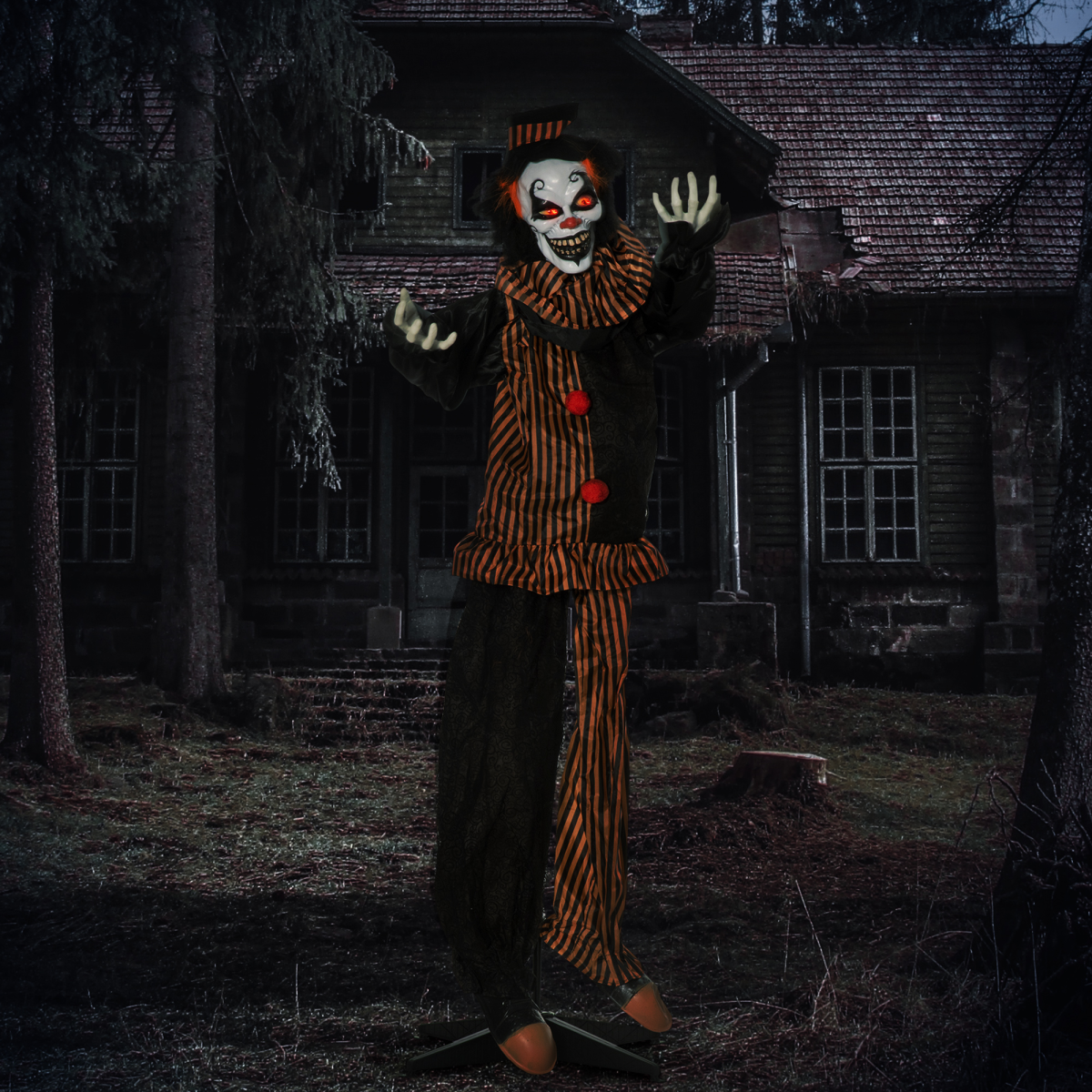 HOMCOM 67 Inch Life Size Halloween Talking Circus Clown with Light-Up Eyes and Laughter – Indoor/Covered Outdoor
