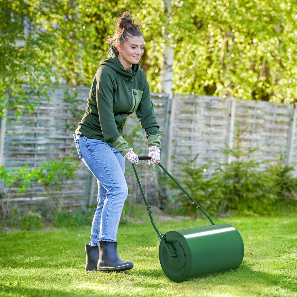 Outsunny Heavy-Duty Metal Lawn Roller, Fillable with Water or Sand – Garden Lawn Levelling Tool, Deep Green