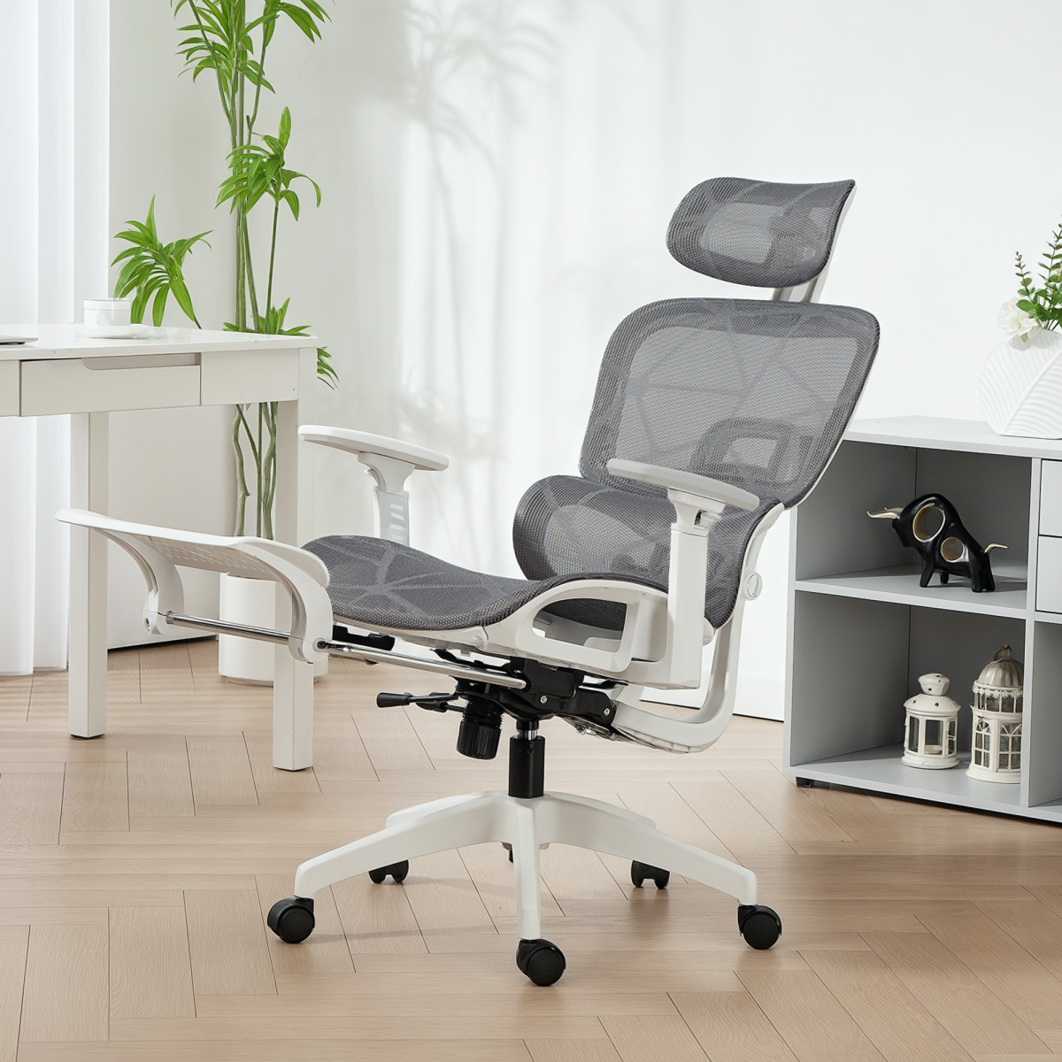HOMCOM Ergonomic Mesh Office Chair with 3D Armrests, Adjustable Headrest & Footrest – Grey