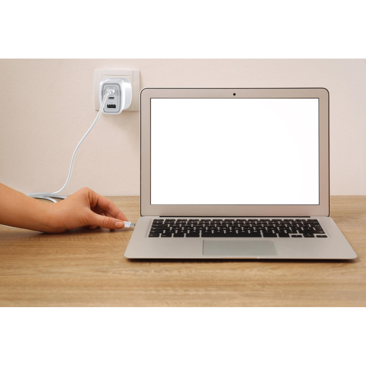 WYEFLUX 67W GaN III Power Adapter with Dual USB-C & USB-A Ports – Quick Charge Multiple Devices, Black