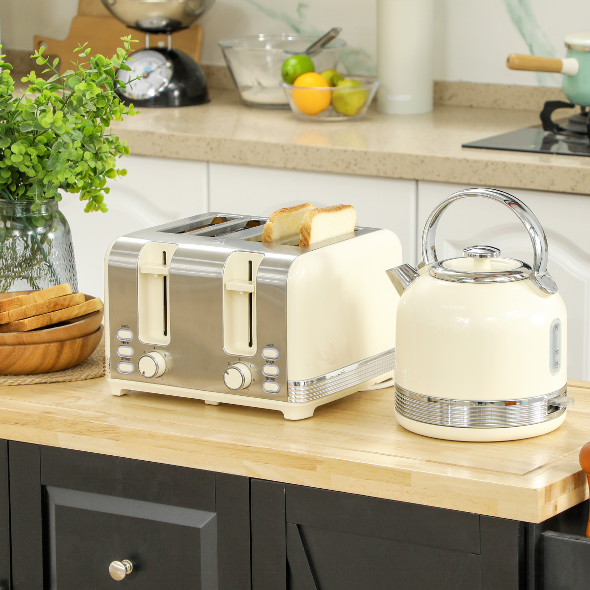 HOMCOM 1.7L 3000W Kettle & 4-Slice Toaster Set – Stainless Steel & Cream, Adjustable Browning