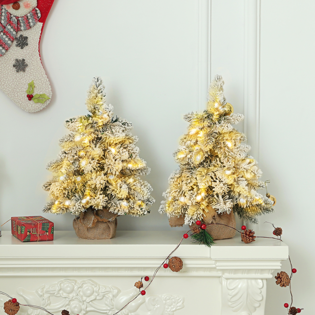 HOMCOM Set of 2 Mini Artificial Christmas Trees with Warm White LEDs – Flocked Tabletop Xmas Trees, Green