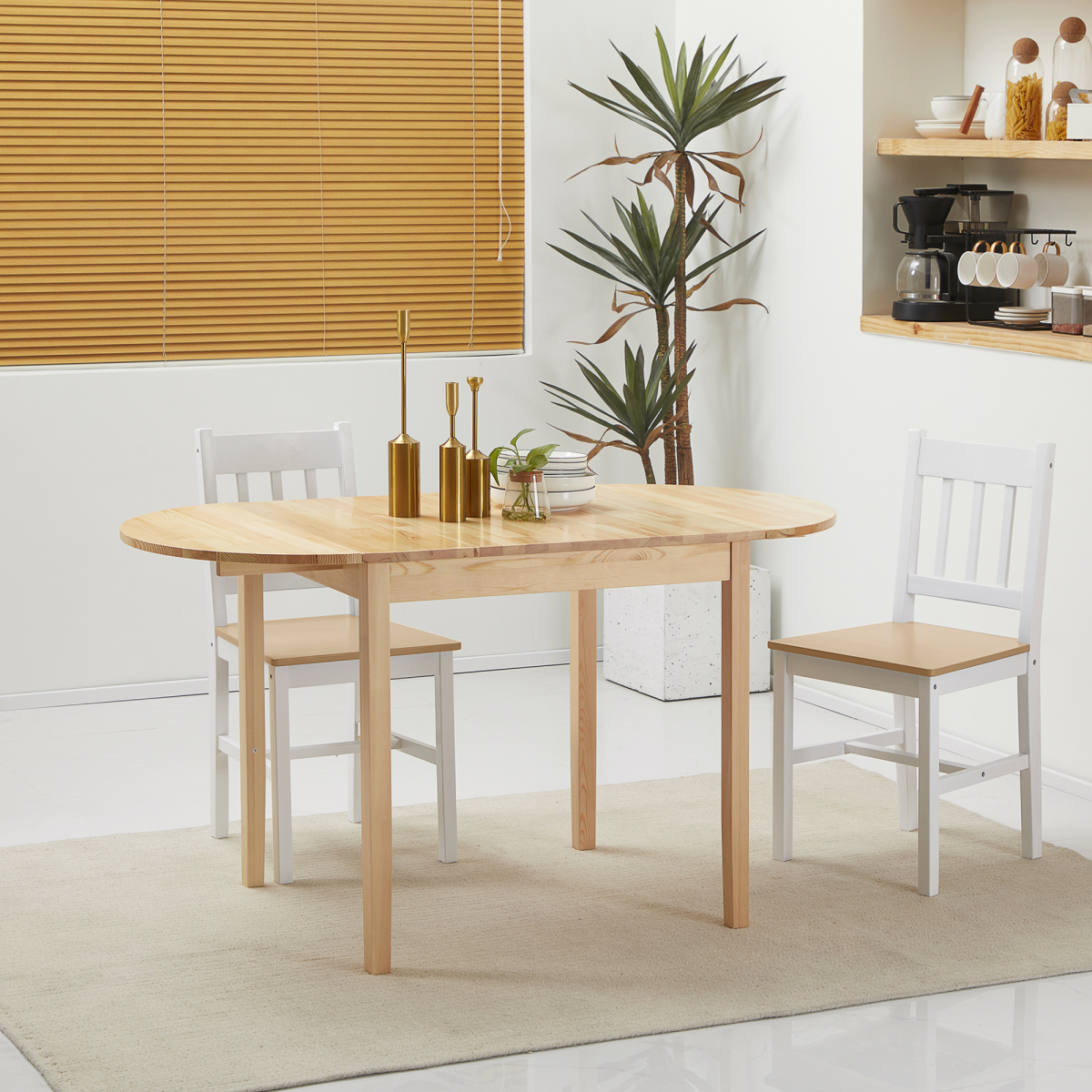 HOMCOM Expandable Pinewood Drop Leaf Dining Table for 4–6 – Natural Finish
