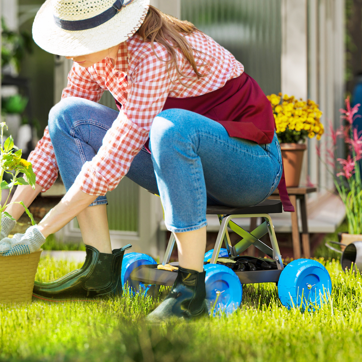 Outsunny Garden Cart with Seat, Tool Tray and Wheels – Comfortable Kneeler for Weeding and Planting, Blue