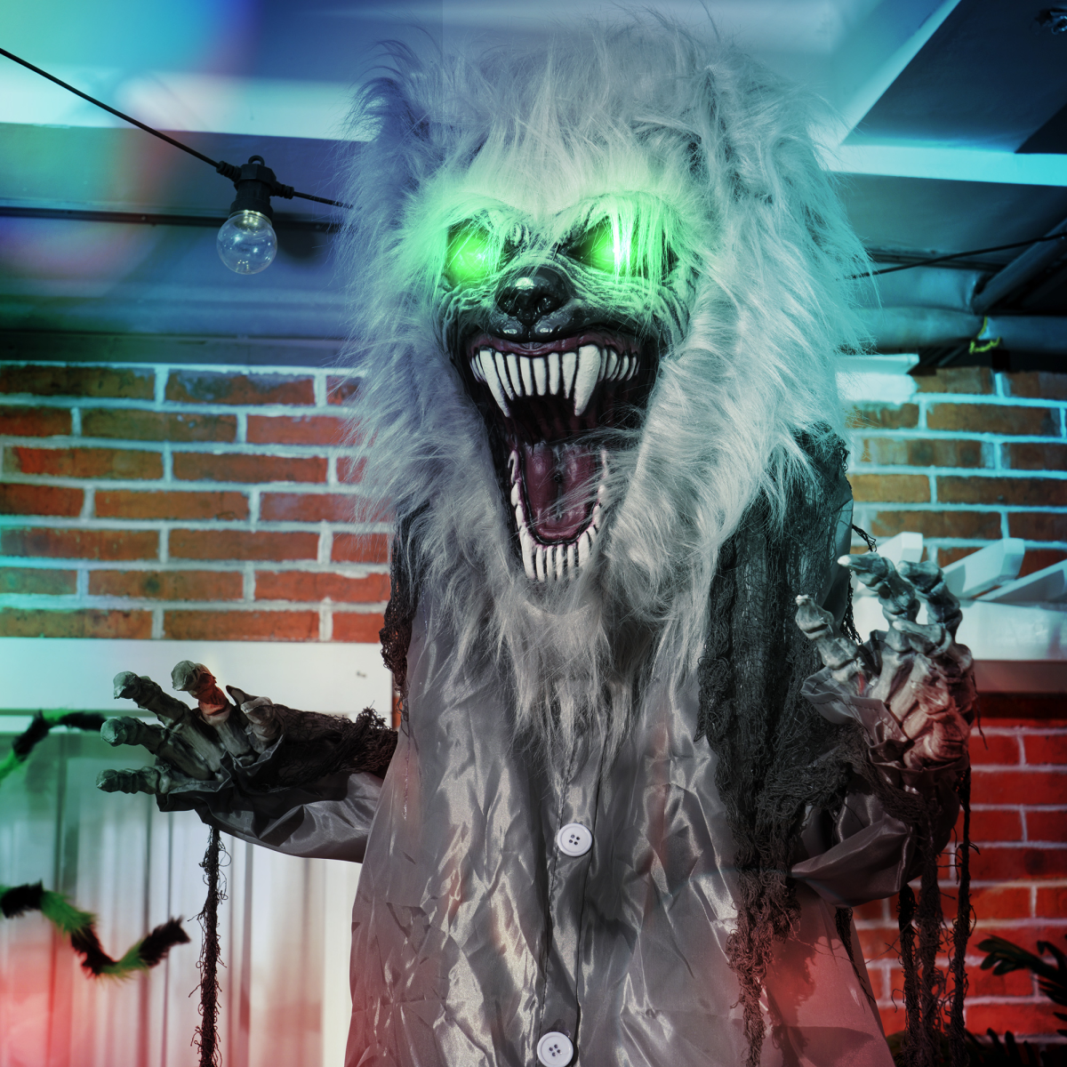 HOMCOM Halloween Animatronic Skeleton Werewolf Prop with Pop-Up Head & Light-Up Eyes – Indoor Outdoor Decor