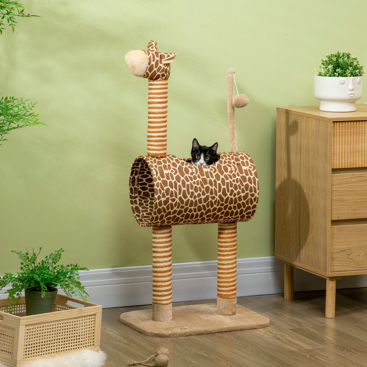 PawHut Giraffe Cat Tree with Jute Scratching Posts, Tunnel & Hanging Ball – Kitten Play Tower