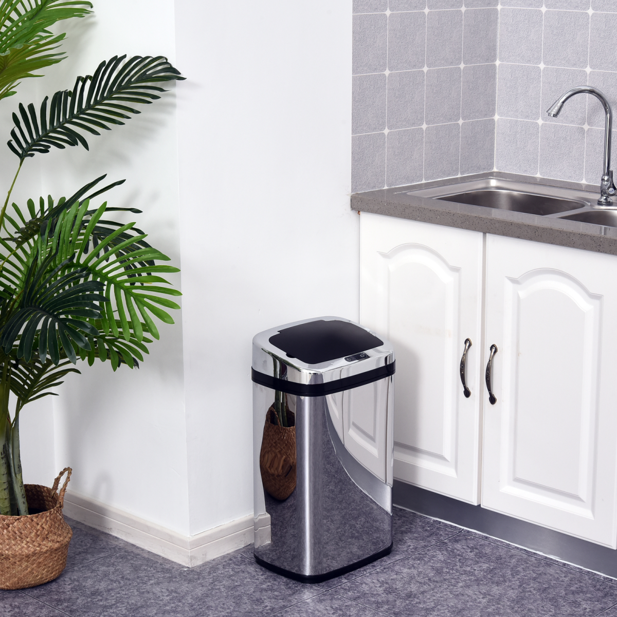 HOMCOM 30L Automatic Sensor Kitchen Bin with Lid – Hands-Free Infrared Motion Bin, Silver