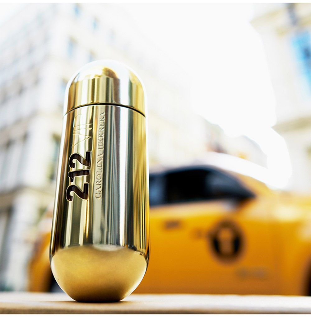 Carolina Herrera 212 VIP For Her Eau de Parfum Spray 80ml – Passion Fruit, Gardenia & Vanilla Fragrance