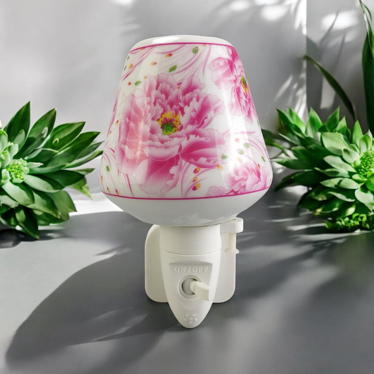 Plug-In LED Night Light with Pink Floral Ceramic Body and On/Off Switch – Decorative Lighting for Hallways and Bathrooms