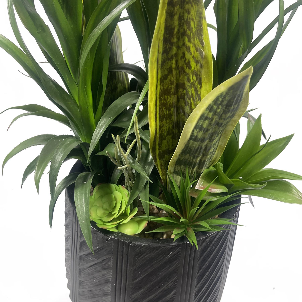 Artificial Yucca Display in Decorative Pot – Realistic Faux Plant for Home, Office & Commercial Spaces