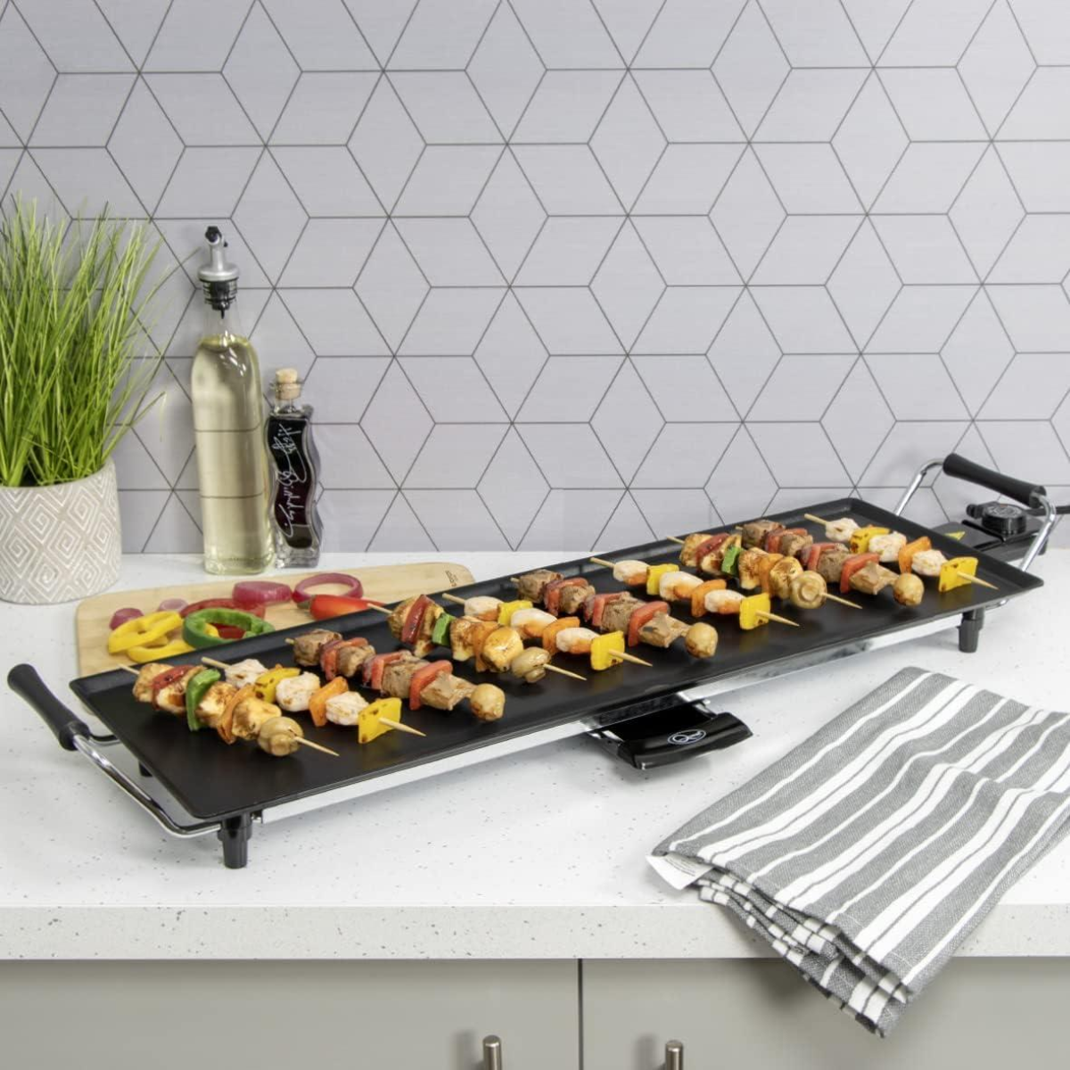Quest X70 Electric Teppanyaki Grill, 1800W with Non-Stick Plate, Drip Tray and 8 Spatulas – Tabletop Cooking