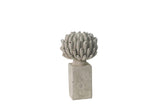 Stone-Look Resin Flower Garden Ornament on Base – Decorative Floral Figurine for Home or Office, 21cm