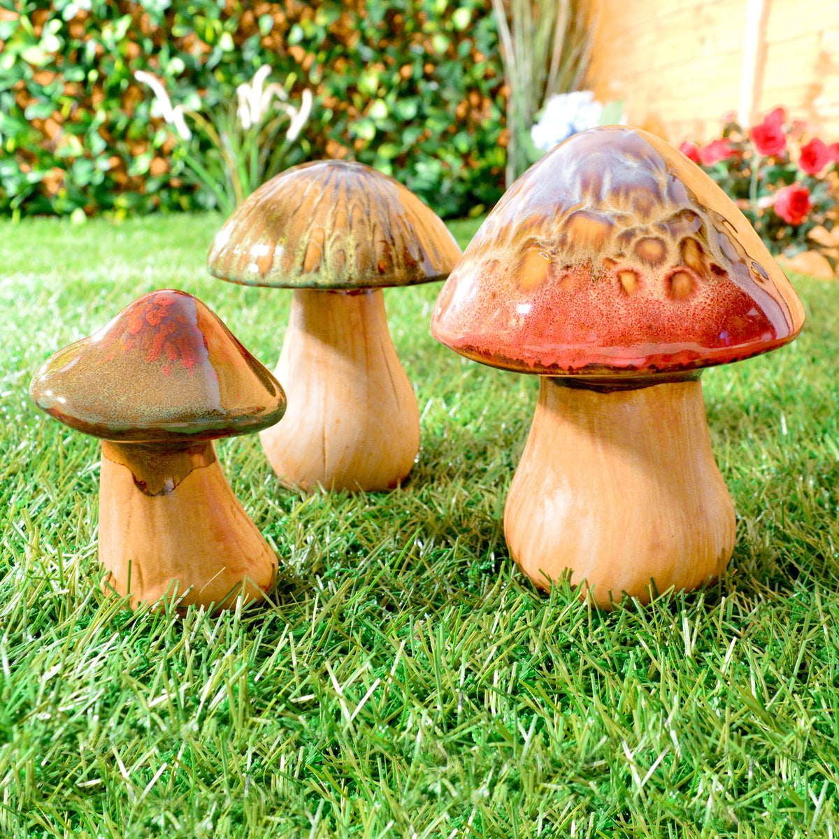 Avilo Set of 3 Decorative Mushrooms – Garden and Allotment Ornaments