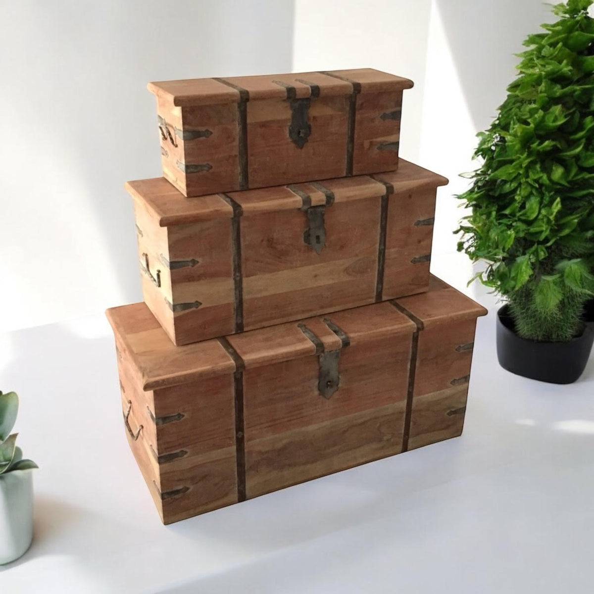 Rustic Solid Acacia Wooden Storage Chests, Set of 3 – Nesting Trunks, Coffee Table or Bench, Light Brown