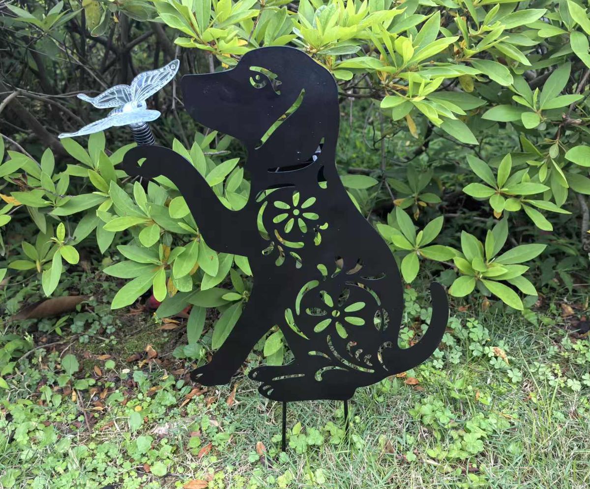 Dog Design Solar Stake Light – Steel Cut Garden Ornament for Dog Lovers