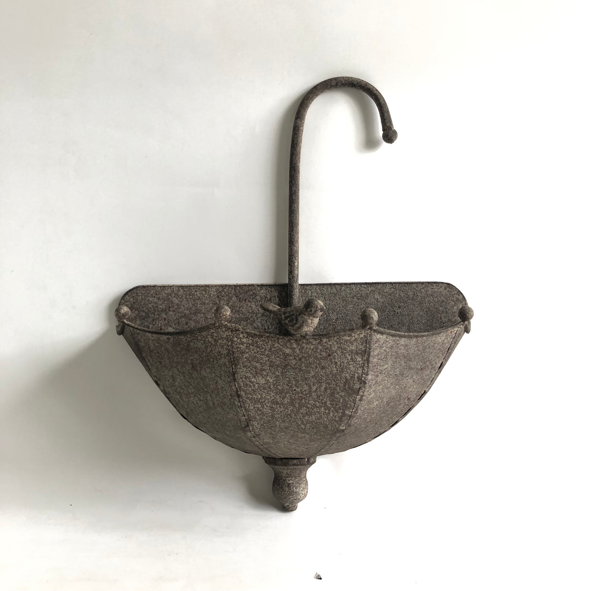 35cm Metal Wall Planter – Decorative Antique Distressed Finish