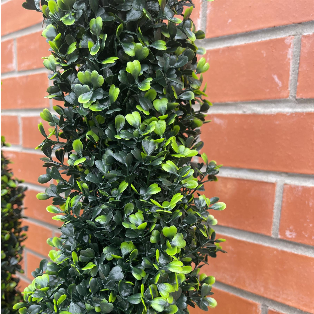 Leaf 120cm Artificial Boxwood Spiral Topiary in Pot – Realistic Maintenance-Free Plant