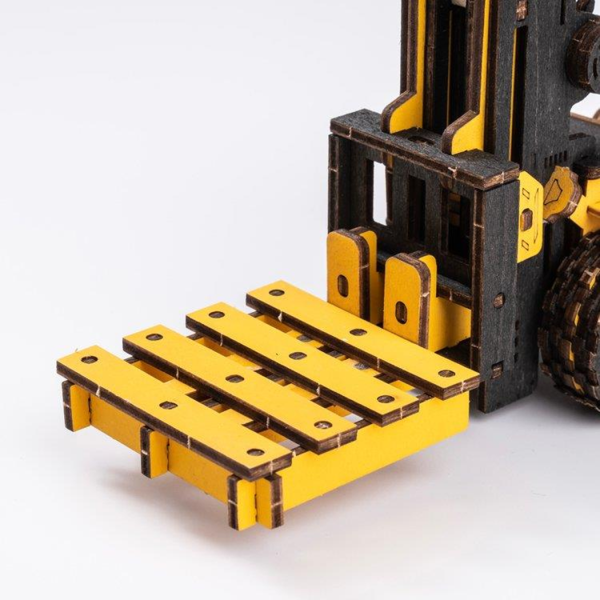 ROBOTIME ROKR Forklift 3D Wooden Puzzle Building Kit, 139 Pieces – Educational Model Toy for Ages 8+