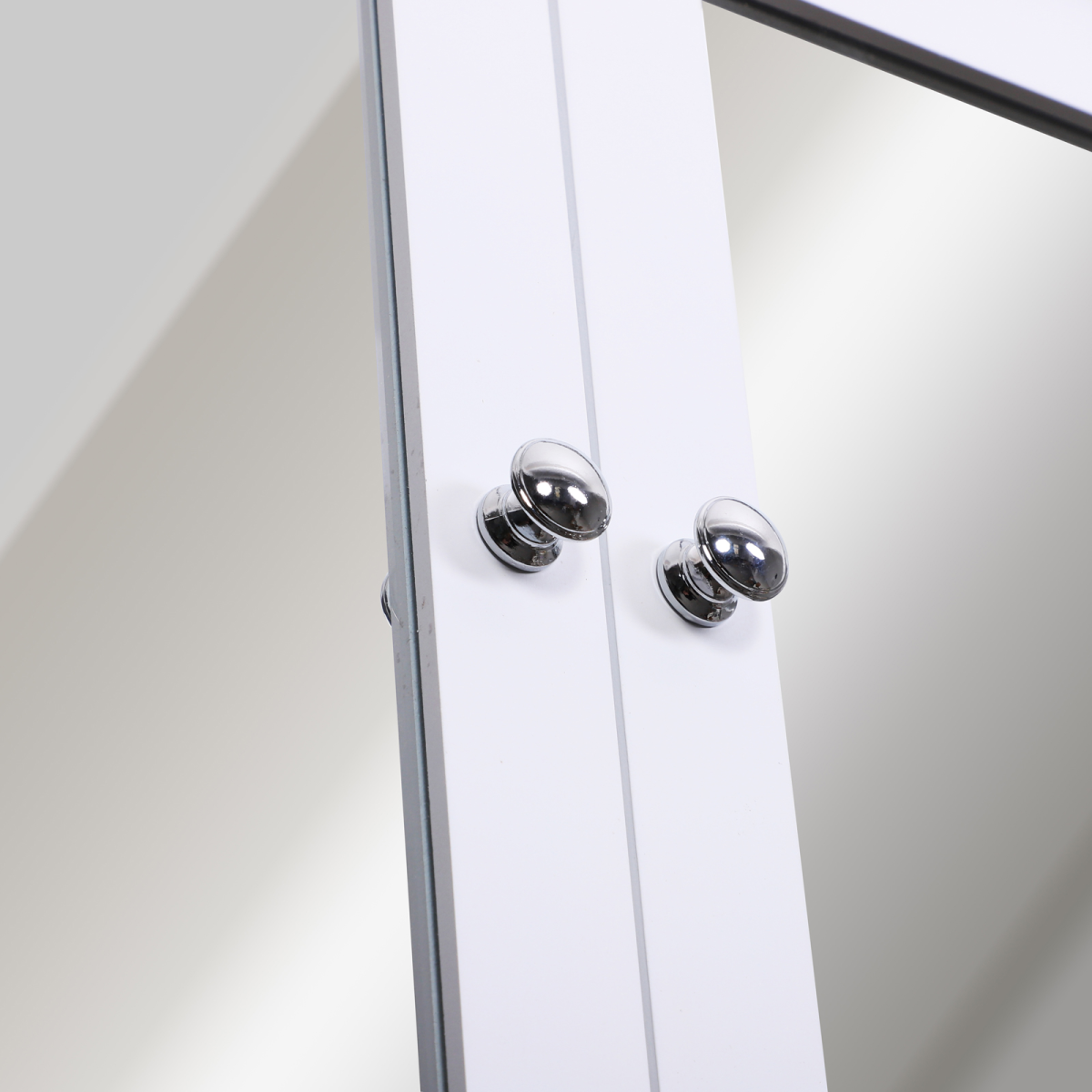 kleankin Wall-Mounted Bathroom Mirror Cabinet with 2 Mirrored Doors and Adjustable Shelf – White MDF