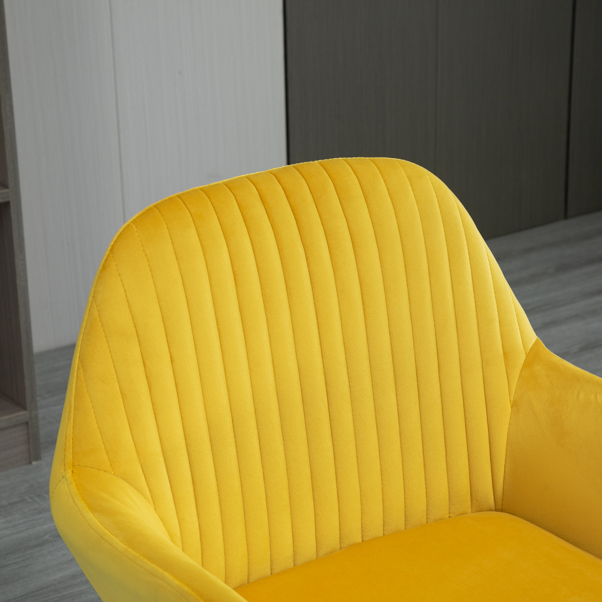 HOMCOM Modern Accent Chair with Velvet-Feel Upholstery and Metal Base – Living Room Lounge Armchair, Yellow