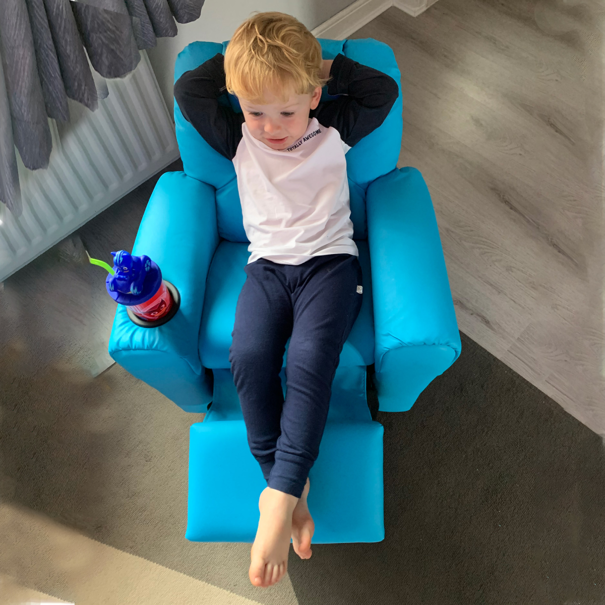 HOMCOM Kids Recliner Armchair with Footrest – Padded Mini Gaming Sofa for Games, TV and Reading