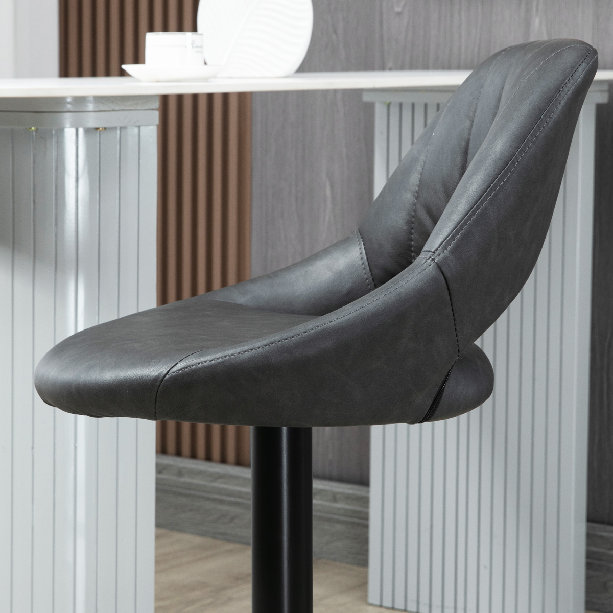HOMCOM Adjustable Swivel PU Leather Bar Stools with Footrest – Kitchen Island Seating, Set of 2