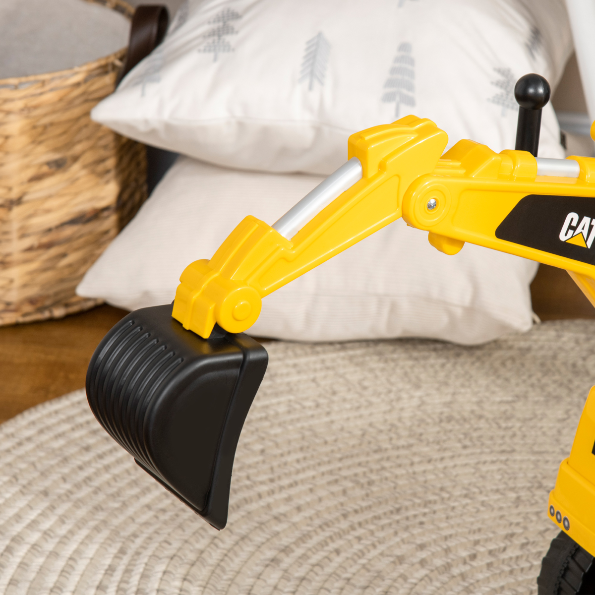 HOMCOM CAT Licensed Kids Ride-On Digger with Controllable Shovel and Under-Seat Storage – For 1-3 Years