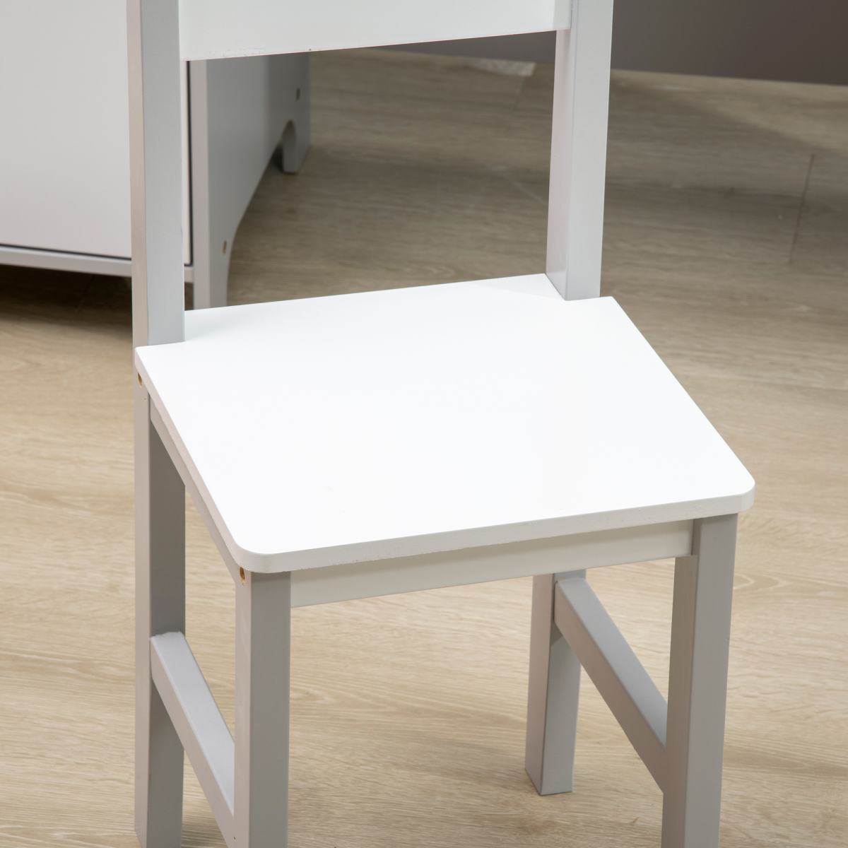 HOMCOM Kids Table and Chair Set with Whiteboard and Storage – 2-Piece MDF and Pinewood Study Desk, Grey