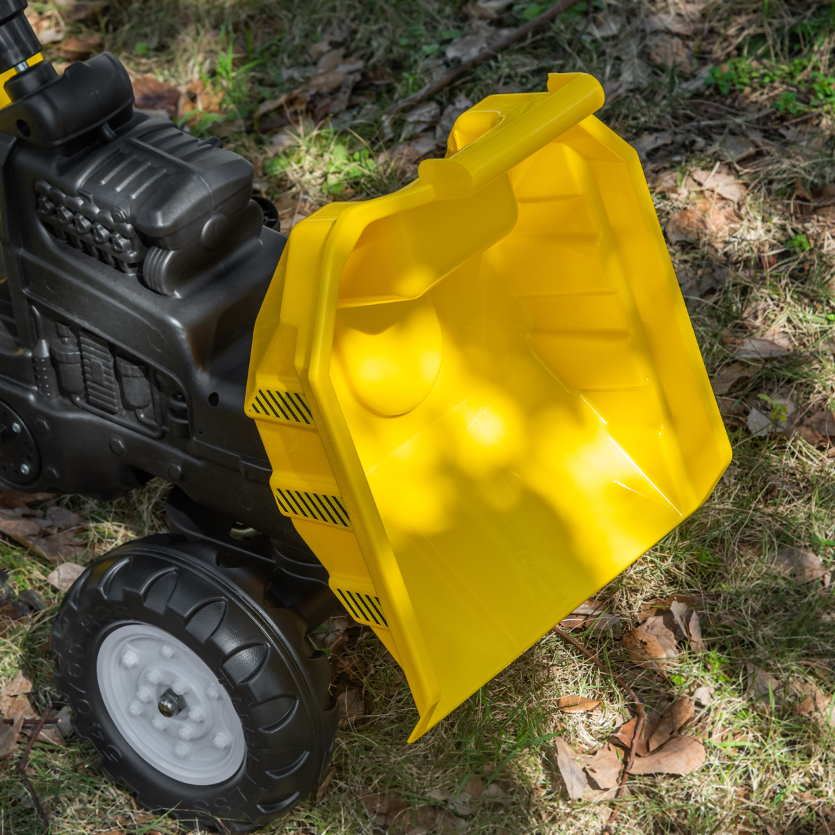 Kids Ride-On Excavator with Working Bucket, Tow Hook and Pedal Power – Garden Digger, Yellow