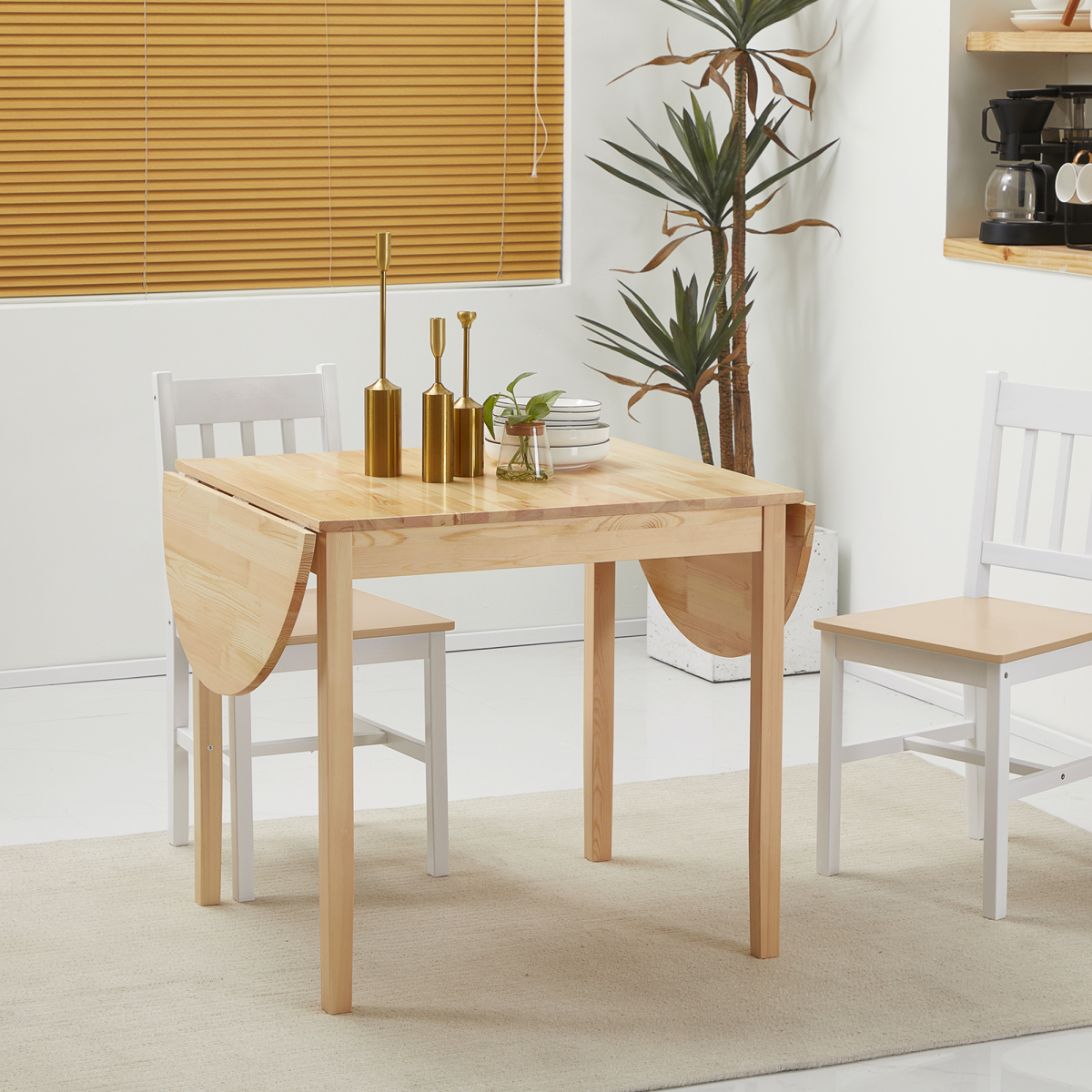 HOMCOM Expandable Pinewood Drop Leaf Dining Table for 4–6 – Natural Finish