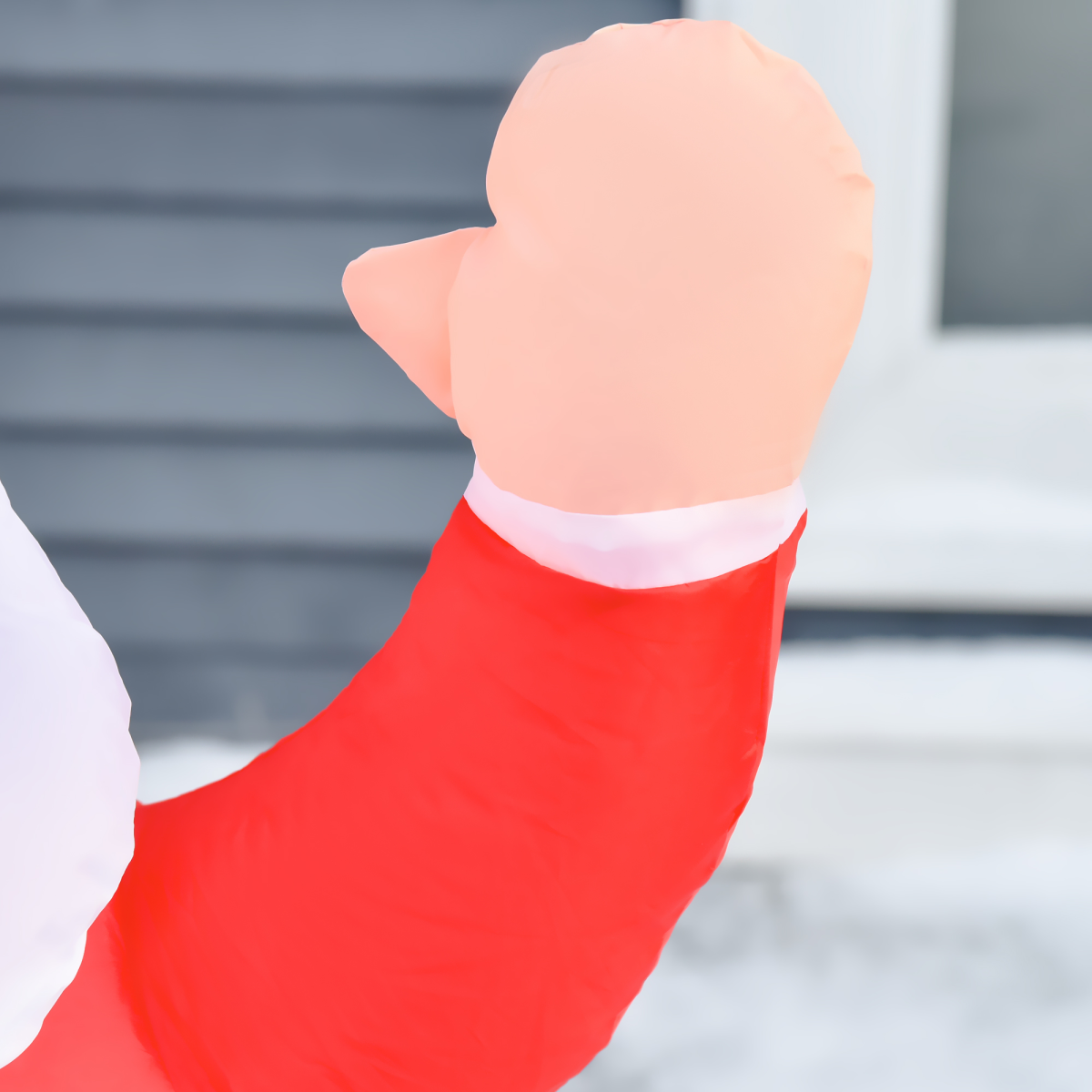 HOMCOM 4ft Inflatable Christmas Santa Claus with Gift & Internal LED Lights – IP44 Indoor Outdoor Xmas Decoration