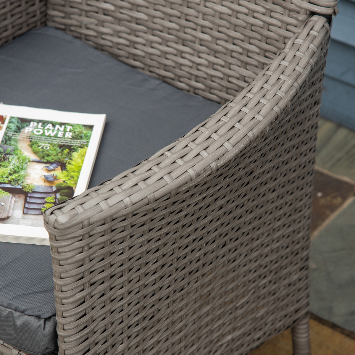 Outsunny Set of 4 Grey PE Rattan Outdoor Armchairs with 5cm Cushions – Garden Dining Seating