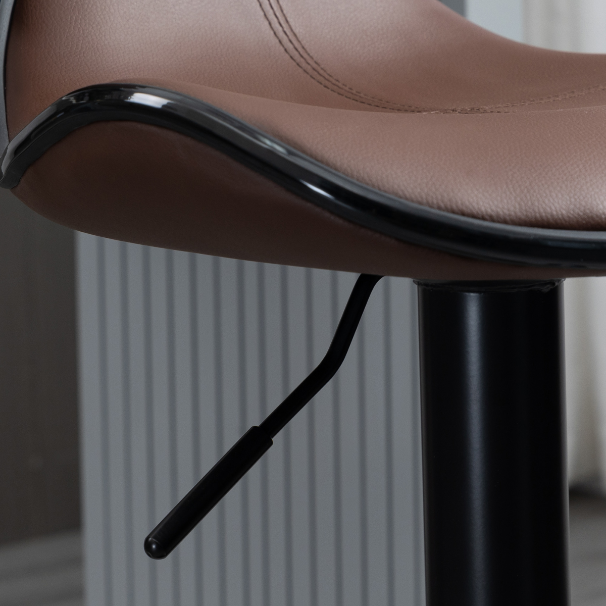 HOMCOM Set of 2 Swivel Bar Stools with Backrest & Footrest – Gas Lift, Faux Leather, Brown