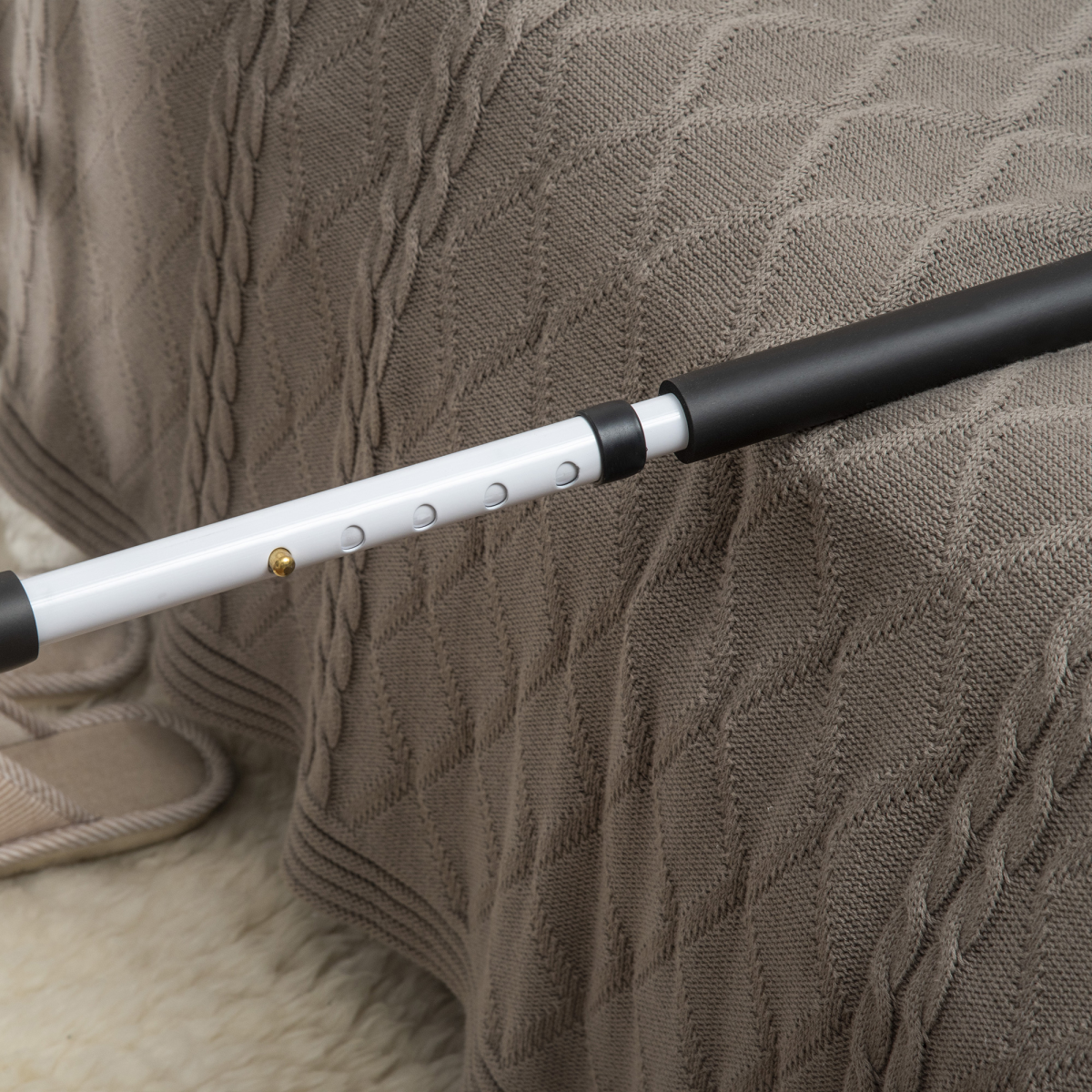 Adjustable Bed Assist Rail Grab Bar with Side Pocket & Foam Grip – Safety Handle for Flat-Frame Beds, White