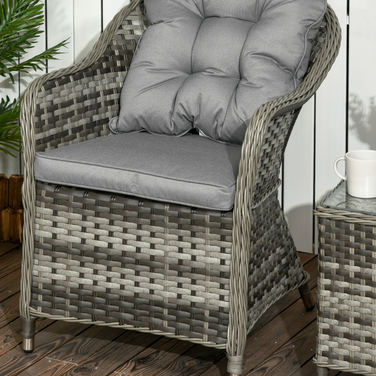 Outsunny 3-Piece Aluminium Rattan Bistro Set with Cushions & Tempered Glass-Top Table – Garden & Balcony Seating