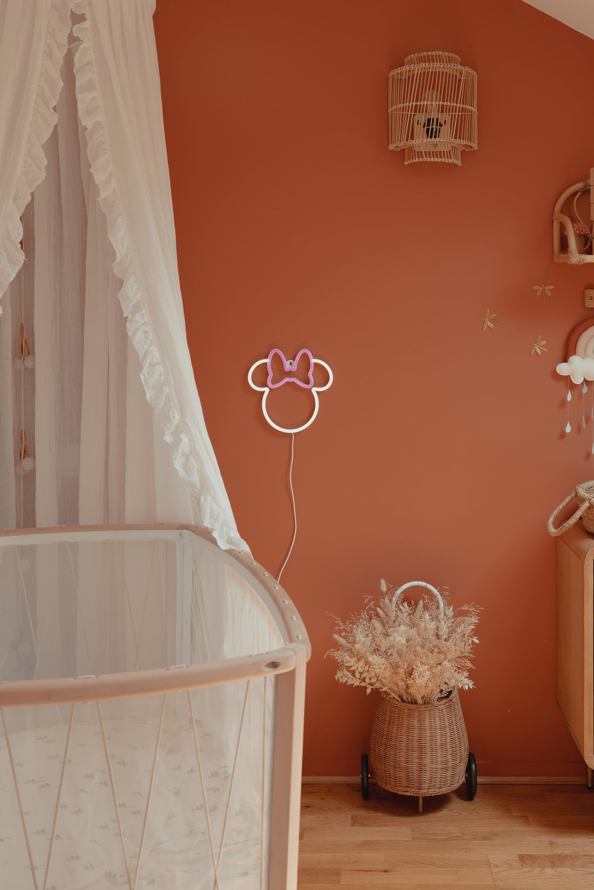 YELLOWPOP Disney Minnie Mouse LED Neon Wall Light – 250 Lumen USB Powered Sign, White Glow, Gift Boxed